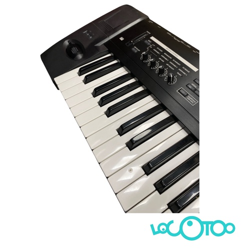 TECLADO ELECTRÓNICO KORG TR61