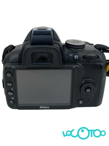 CÁMARA REFLEX NIKON D3000 + AF-S NIKKOR 18-