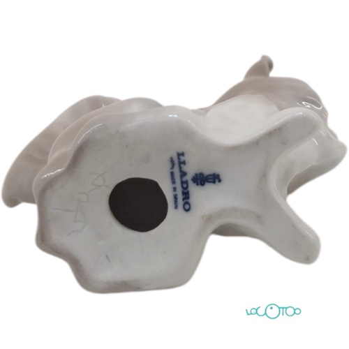 FIGURA DE PORCELANA PERRO PAPILLÓN LLADRÓ