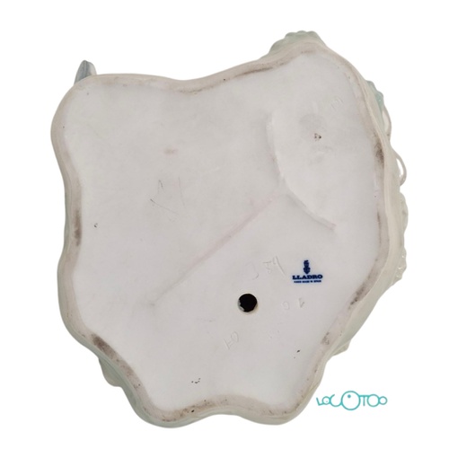 FIGURA LLADRÓ NIÑO DURMIENDO EN HENO CON SO