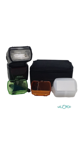 FLASH NIKON SPEEDLIGHT SB-700