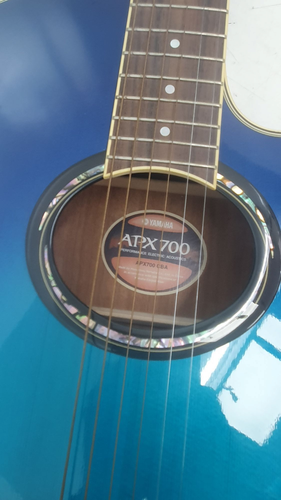 Guitarra Acústica YAMAHA APX 700 6 Cuerdas 