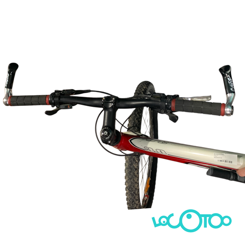 Bicicleta Montaña GT AVALIABLE 3.0