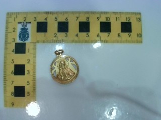 Medalla escapulario 18K ,bisel lapidado, ta