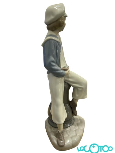  LLADRO NIÑO CON YATE
