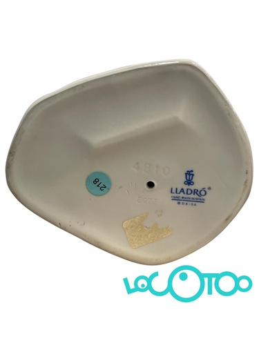  LLADRO NIÑO CON YATE