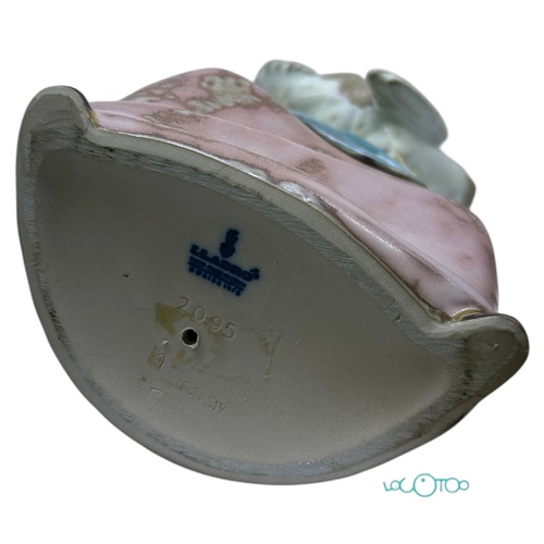 LLADRÓ TIRANDO DE LA TRENZA