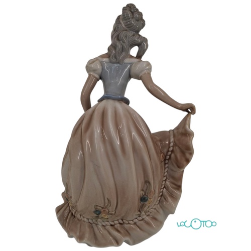 FIGURA CERÁMICA TENGRA MUJER CON VESTIDO