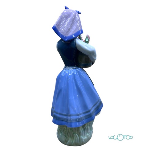 LLADRÓ HOLANDESA CON FLORES