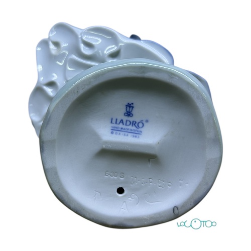 LLADRÓ HOLANDESA CON FLORES