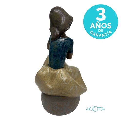 Cerámica LLADRÓ NIÑA CON GATO