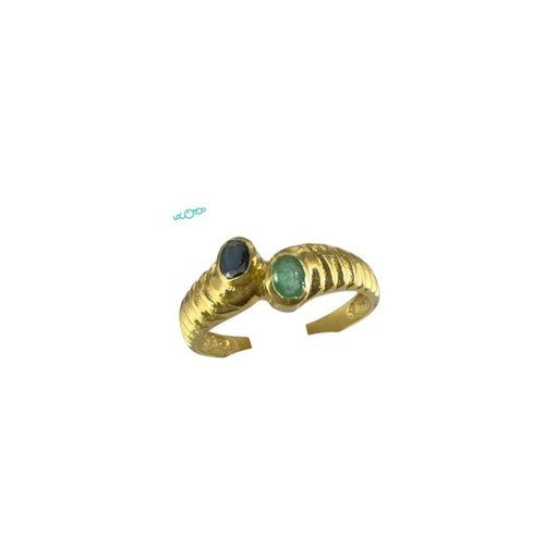 Anillo Oro 18k , gallonado , con zafiro y e