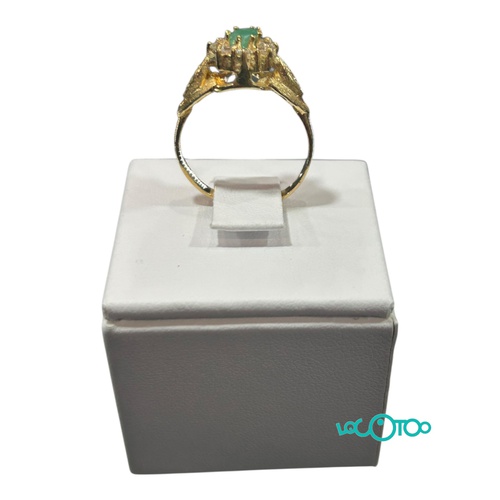 Anillo oro 18K con piedra verde 