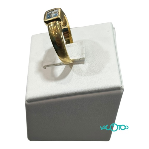Anillo oro 18K con piedra azul 