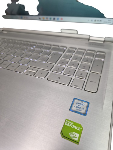 Portátil HP ENVY 1TB 8 GB Intel I7 6ta Gen.