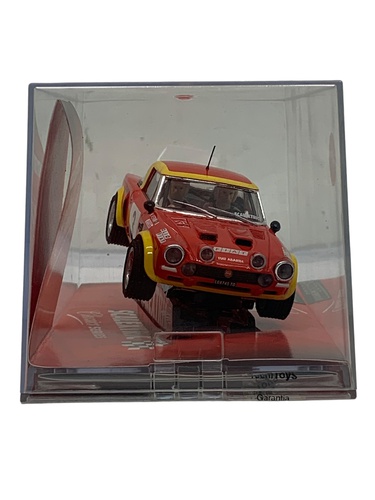 Coche Slot SCALEXTRIC FIAT 124 SPYDER