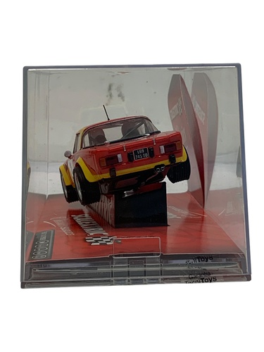 Coche Slot SCALEXTRIC FIAT 124 SPYDER