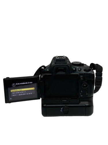 Cámara Réflex NIKON D5100 + AF-S NIKKOR 18-