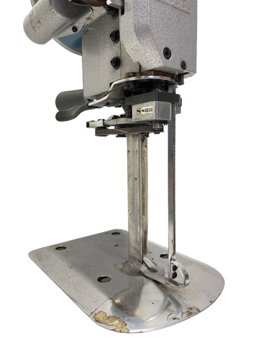 CORTADORA DE TELA CON CUCHILLO RECTO KM MAC