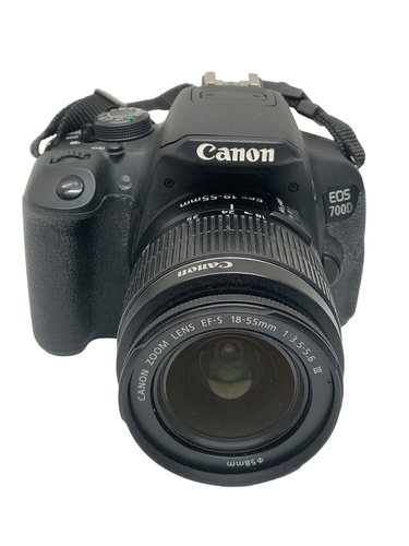 Cámara Réflex CANON EOS 700D + EF-S 18-55MM