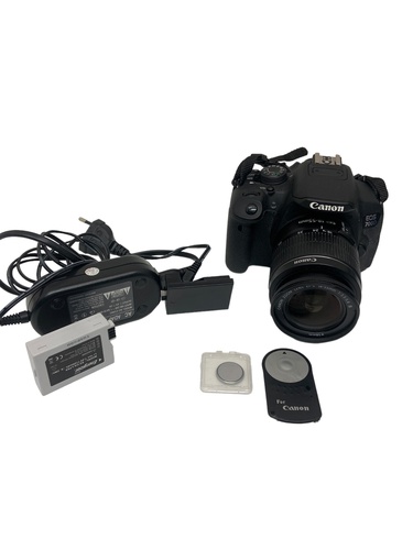 Cámara Réflex CANON EOS 700D + EF-S 18-55MM