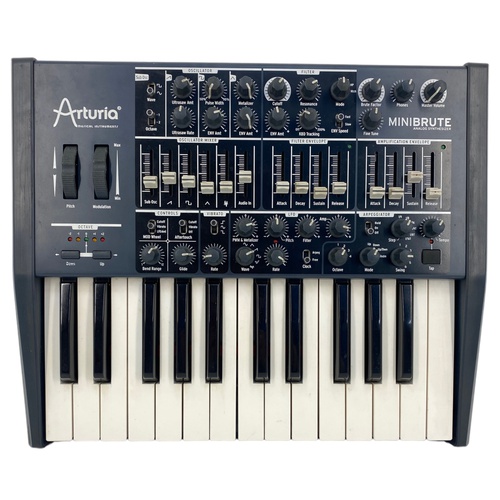 SINTETIZADOR ANALÓGICO ARTURIA MINIBRUTE