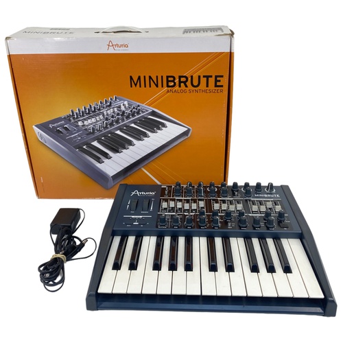 SINTETIZADOR ANALÓGICO ARTURIA MINIBRUTE