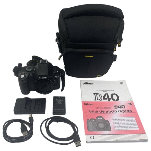CÁMARA RÉFLEX NIKON D40