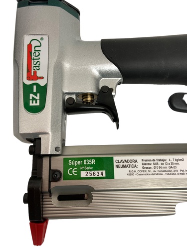 Clavadora Eléctrica EZ-FASTEN SUPER 635R