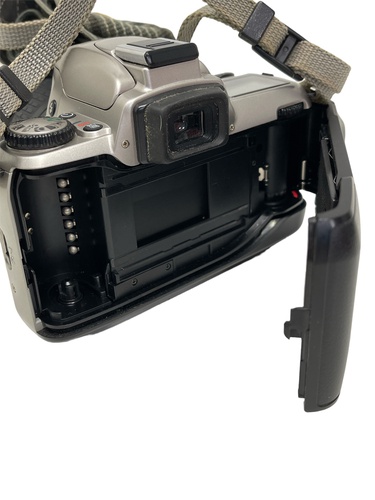 Cámara Réflex NIKON F65 + OBJETIVO 28/80MM