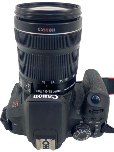 CANON EOS REBEL T7i (800D) + 18-135 MM