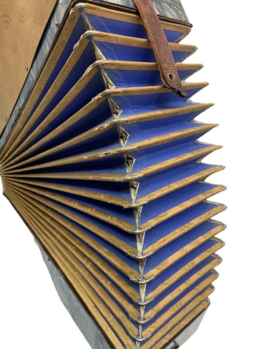 Acordeón HOHNER VERDI III 120 Bajos