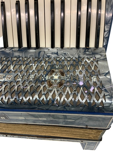 Acordeón HOHNER VERDI III 120 Bajos