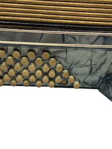 Acordeón HOHNER VERDI III 120 Bajos