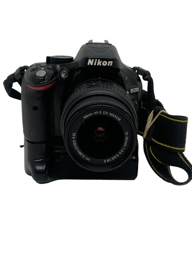 Cámara Réflex NIKON D5200+AF-S DX 18-55MM 1