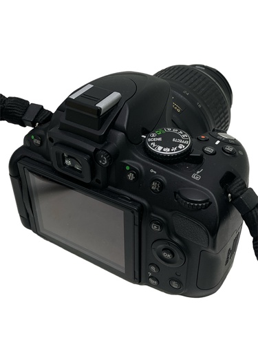 NIKON D5100 + AF-S NIKON 18-55MM