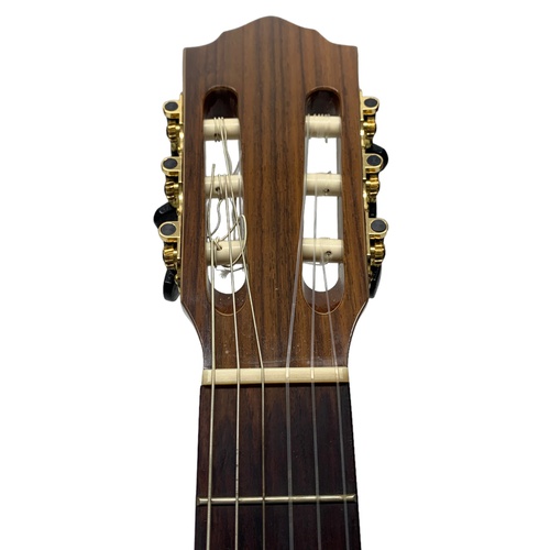 Guitarra Clásica HOFNER HZ 27 6 Cuerdas Ced