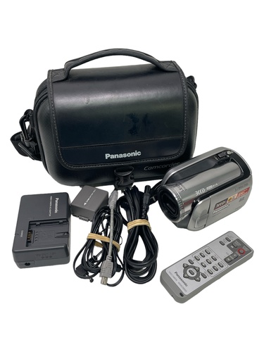 Videocámara Digital PANASONIC 3 X WIFI SD T