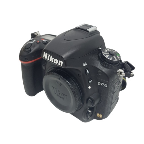 Cámara Réflex NIKON D750 24,3 MPX SD Solo C