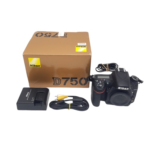 Cámara Réflex NIKON D750 24,3 MPX SD Solo C