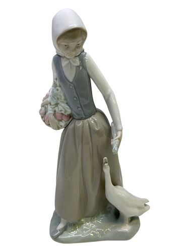 CERAMICA LLADRO NAO CAMPESINA CON OCA