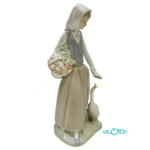 CERAMICA LLADRO NAO CAMPESINA CON OCA