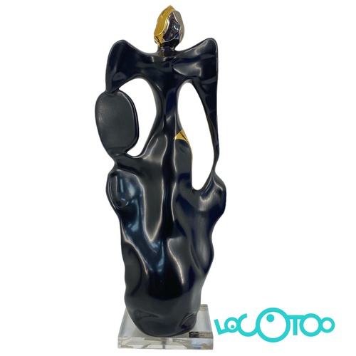 FIGURA MUJER GALOS ORO PLATINO